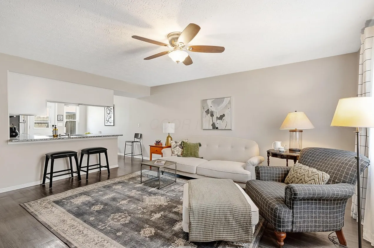 2 bed, 1.5 bath, 1152 sqft, $1,800 — Photo 3