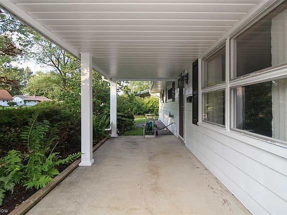 2nd image of 2257 Clyde St