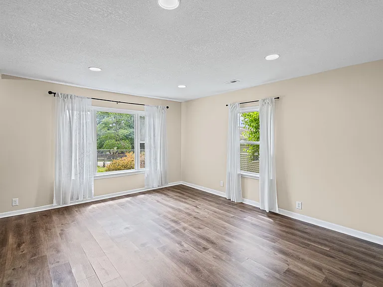 9022 Grand Ave — Photo 10