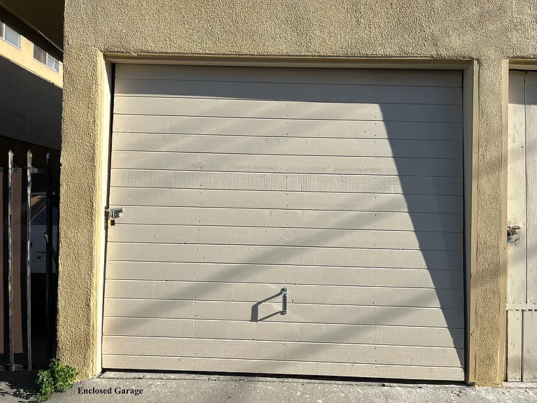 2819 Altura St #1/2 — Photo 12