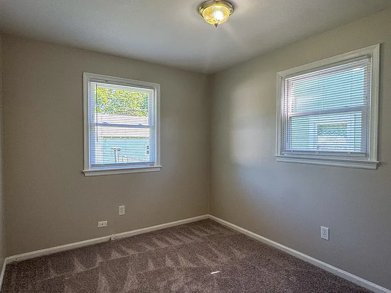 810 E Poythress St #A — Photo 7