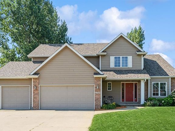 3rd image of 7322 Oakwood Dr