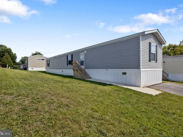 67 Chesapeake Est, Thomasville, PA 17364