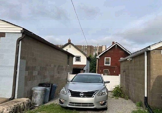 2nd image of 1728 Constitution Blvd