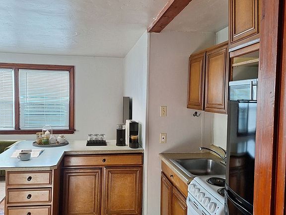 4th image of 237 7th Ave W APT 5