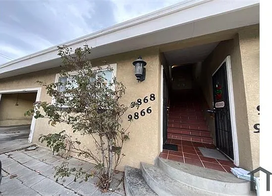 2 bed, 900 sqft, $2,350 — Photo 2