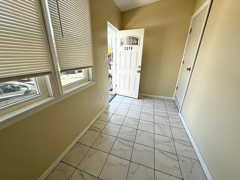 7275 Saybrook Ave — Photo 3