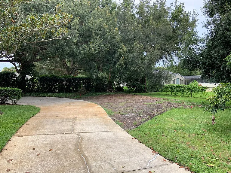 2600 Crescent Lake Ct — Photo 35