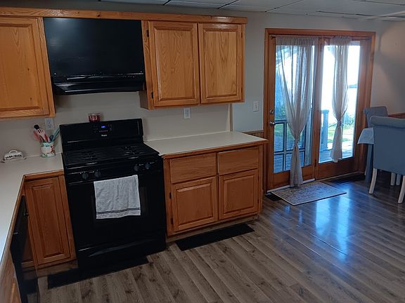 3rd image of 14053 Elms Rd