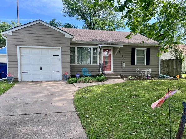 1321 W Martin St, Coffeyville, KS 67337