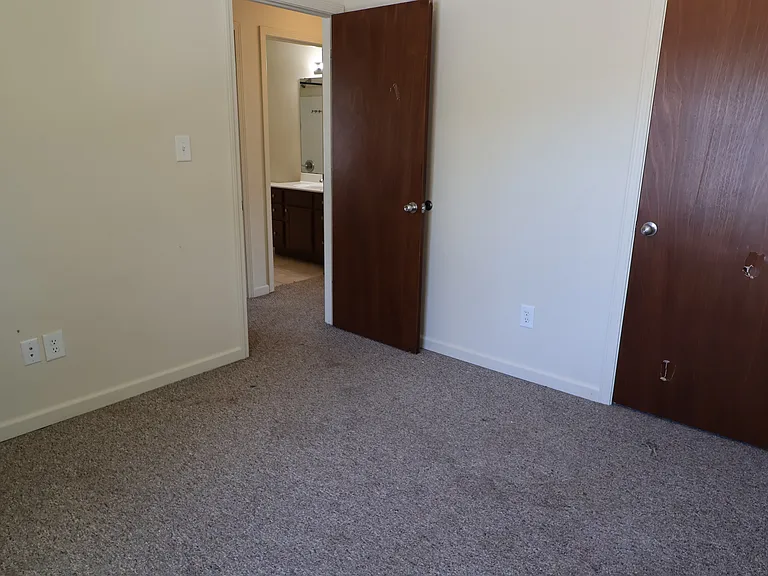 1427 Sycamore St #1 — Photo 34