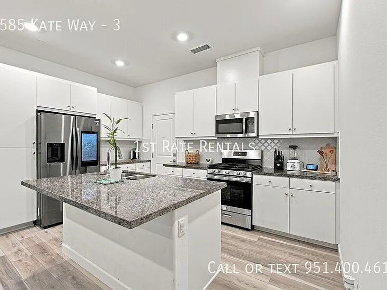 5585 Kate Way #3 — Photo 5