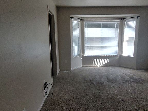 5th image of 3322 E Sandy Dr