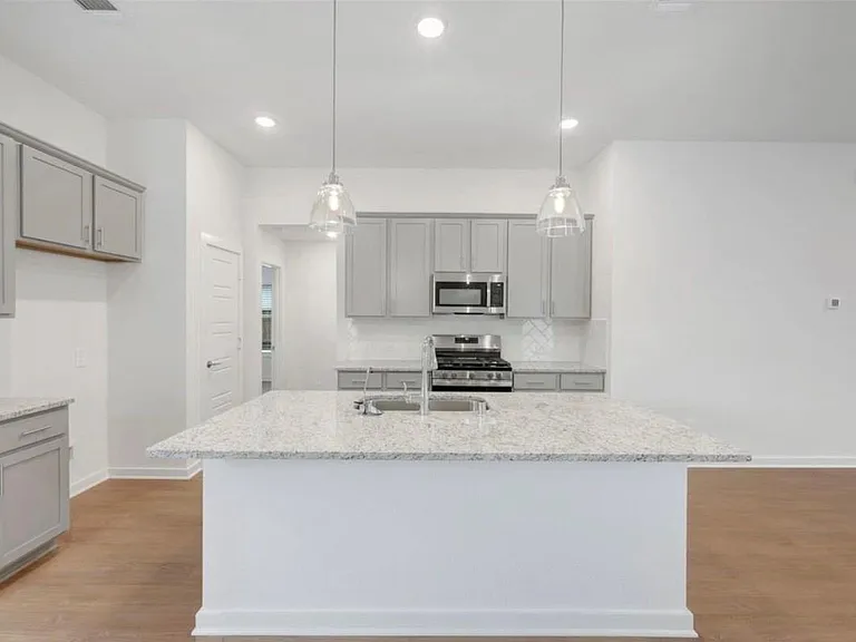 10231 Burton Path — Photo 4