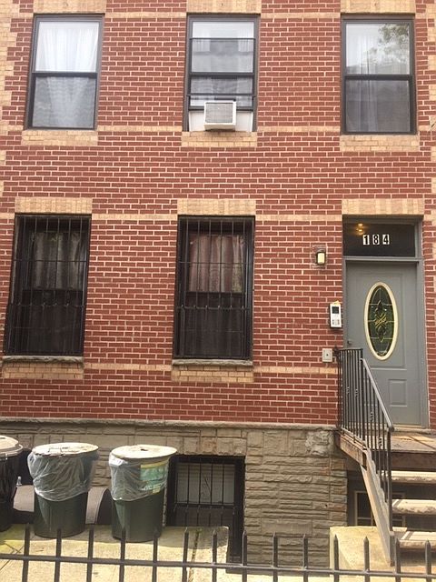 1st image of 184 Nelson St #2C