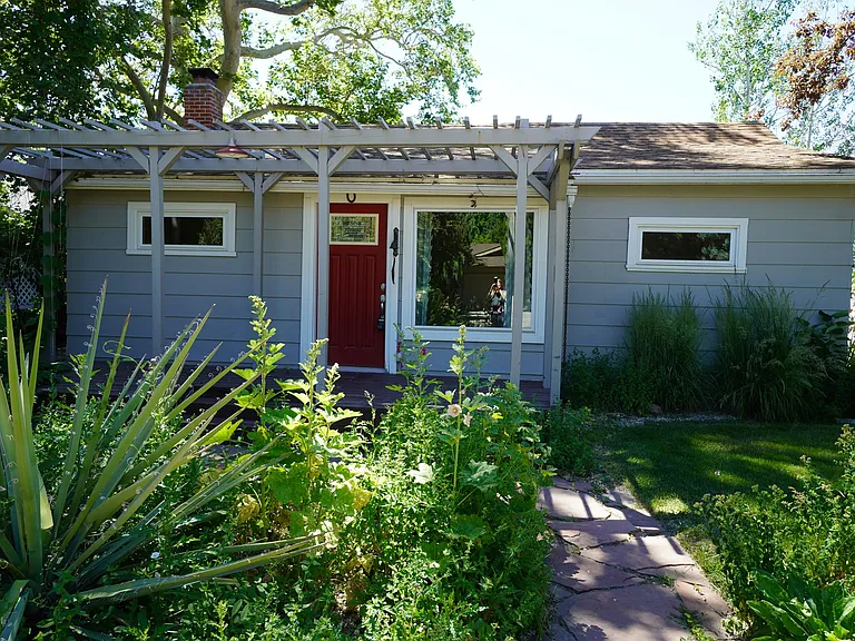 5707 N Bogart Ln — Photo 1