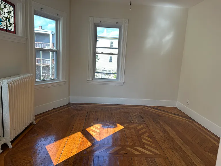 18 Reed Ave #1 — Photo 5