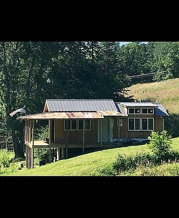 2nd image of 830 Buck Mountain Rd