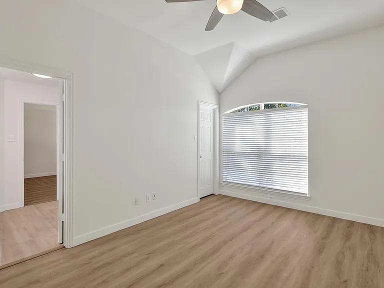 1615 Bryce Canyon Ln — Photo 22
