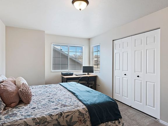4th image of 4377 W Courtney Ct