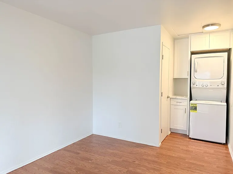 Uptown Villas — Photo 9