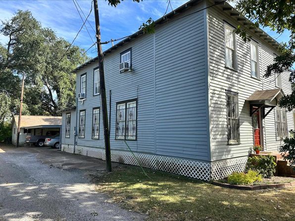 806 4th St, Orange, TX 77630