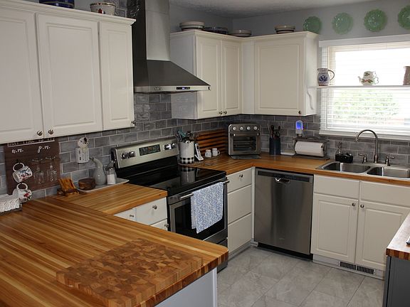 2nd image of 400 Longcastle Dr APT 1