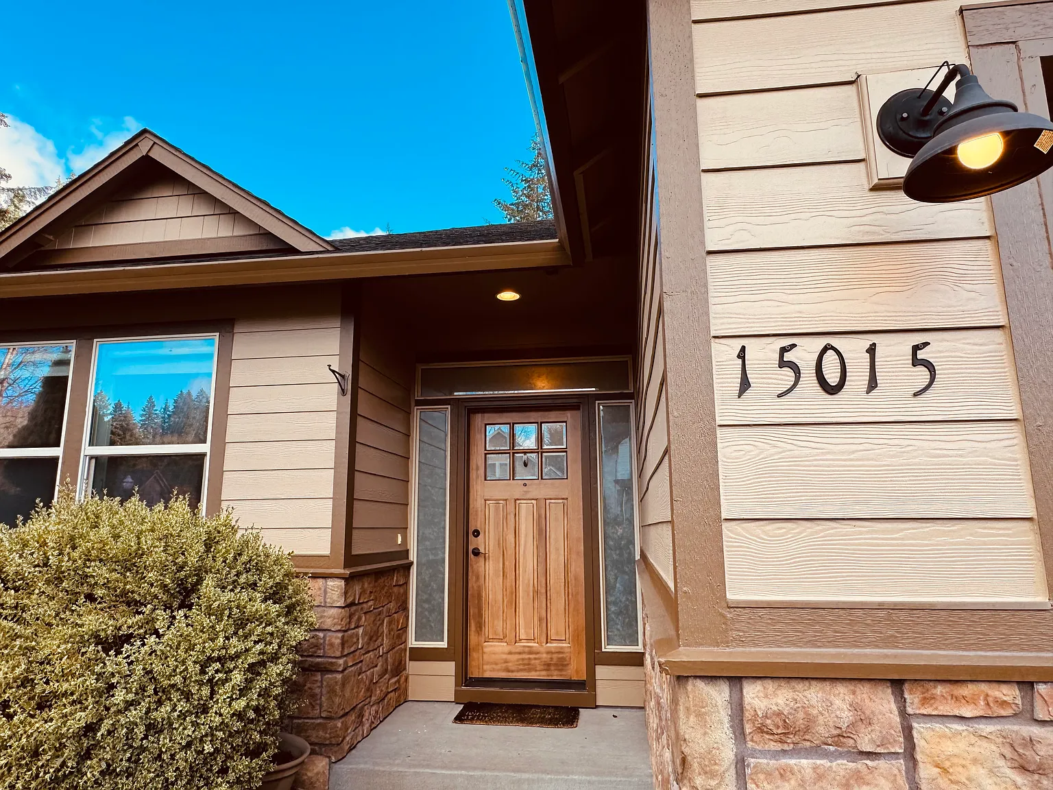 3 bed, 2103 sqft, $3,300 — Photo 2