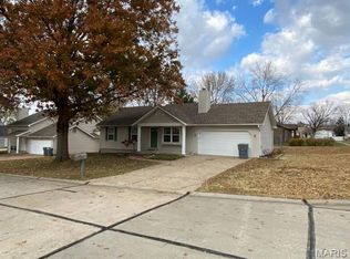 6501 Sprucefield Dr, O'Fallon, MO 63368