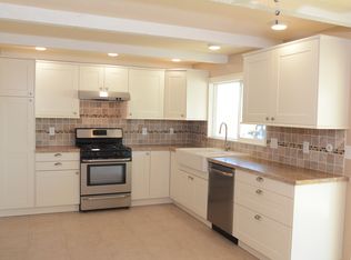 844 Raintree Pl, Vista, CA 92084