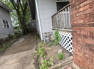 712 W Waggoner St, Decatur, IL 62526