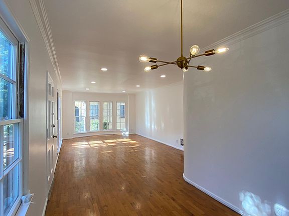 3rd image of 1453 S Beverly Dr
