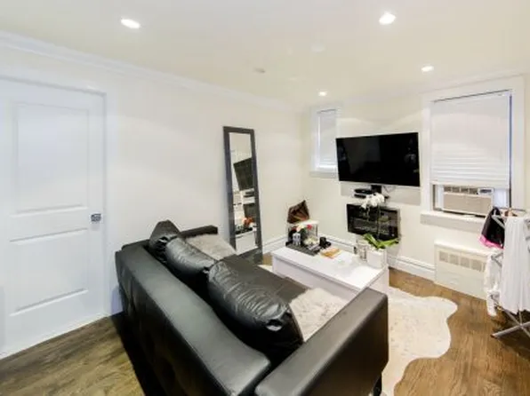 535 Hudson Street image 1 of 11