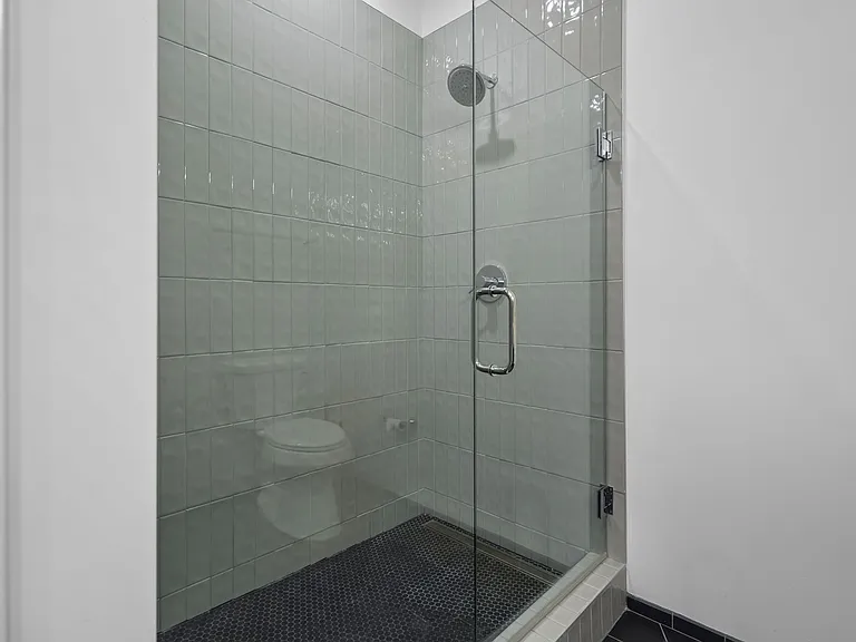 500 Merritt Ave #207 — Photo 7
