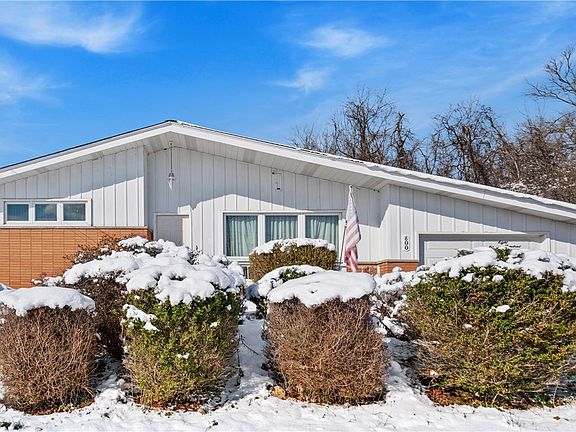 2nd image of 800 Ridge Ave