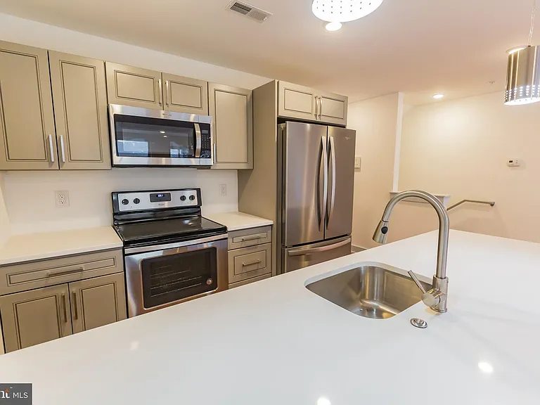 1513 Brown St #1 — Photo 4