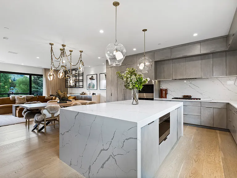 Kitchen Dining Living Area with lift and slide stacking 3 panel doors