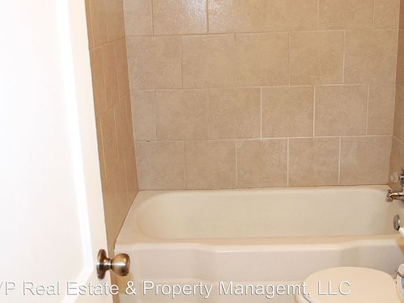 4th image of 4116 SE 24th St