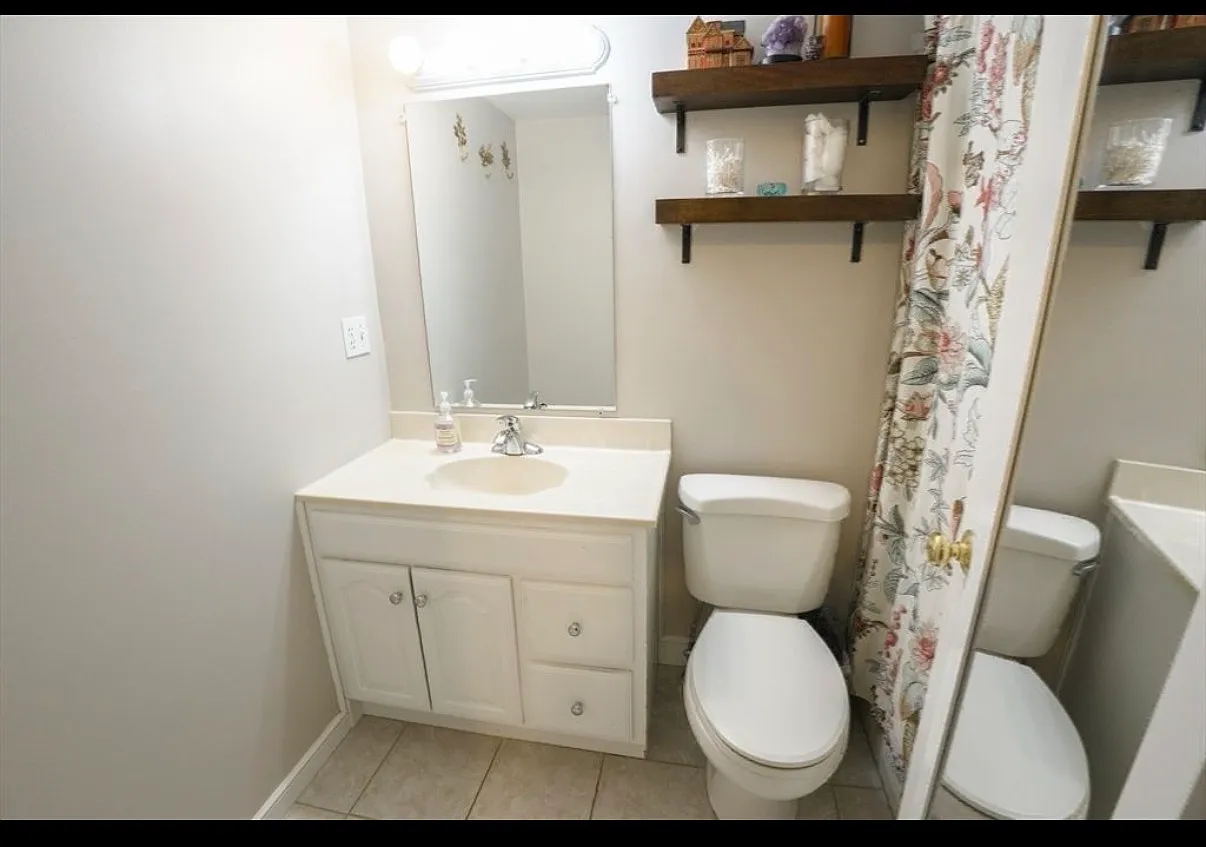 2 bed, 894 sqft, $2,700 — Photo 1