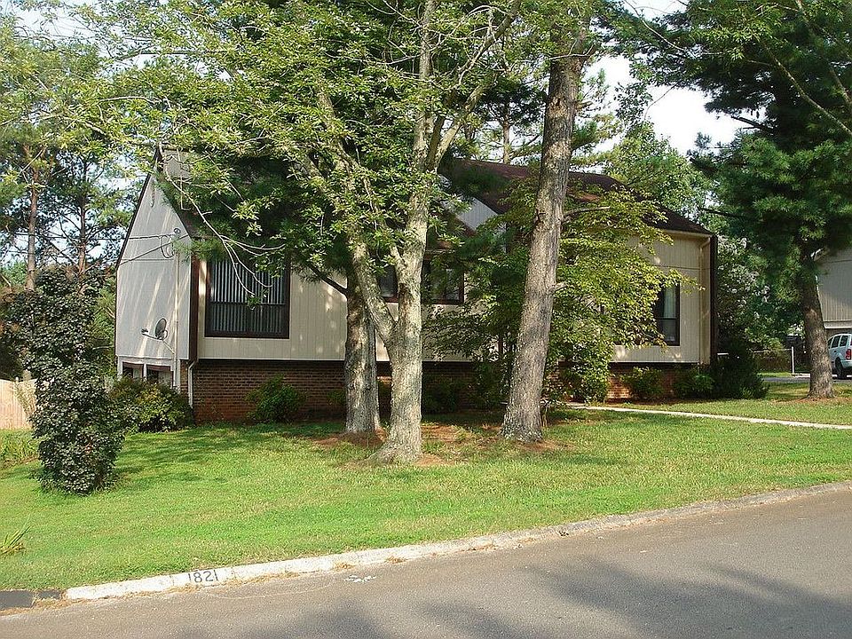 Exceptional 2200 Sq.Ft. 4BR 2.5 Bath Updated Split Foyer W/ Lg Fenced Backyd