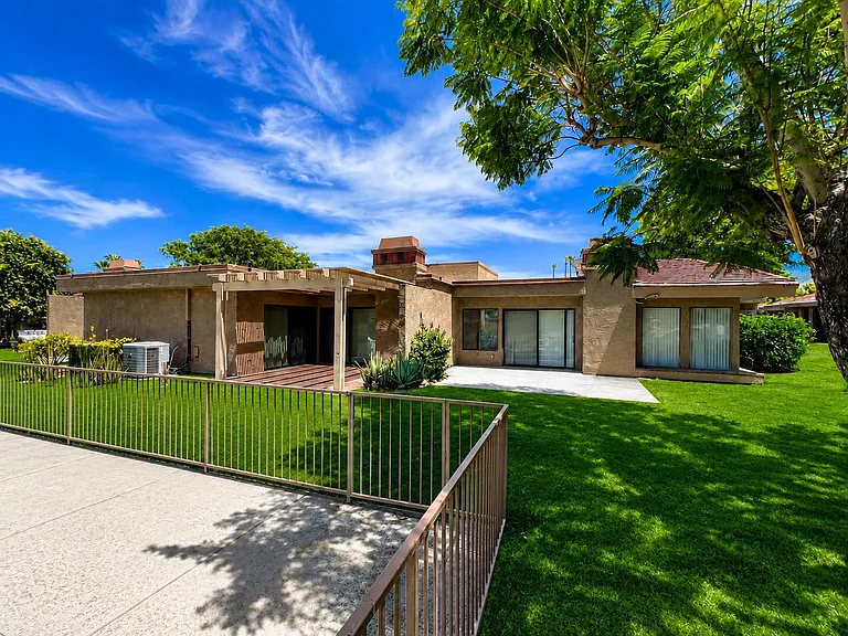 Canyon Crest Ln — Photo 6