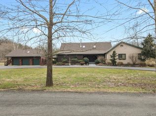 140 Old Philadelphia Rd, Riegelsville, PA 18077