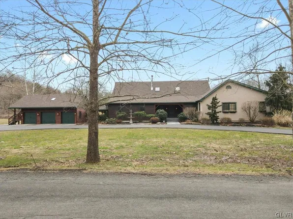 140 Old Philadelphia Rd, Riegelsville, PA 18077