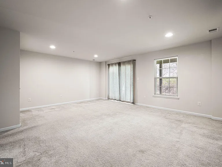 126 Cricket Dr — Photo 32