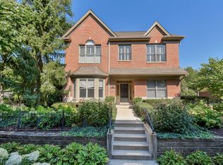 416 Brantley Pl, Wheaton, IL 60187