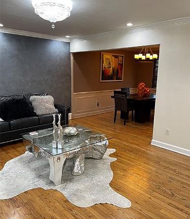 4th image of 20500 Edmunton St