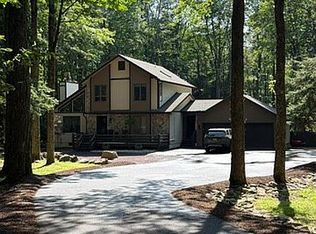 2260 Forest Dr W, Pocono Lake, PA 18347