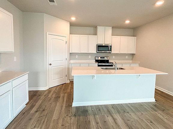 3rd image of 4254 Oswin Dr Lot 105