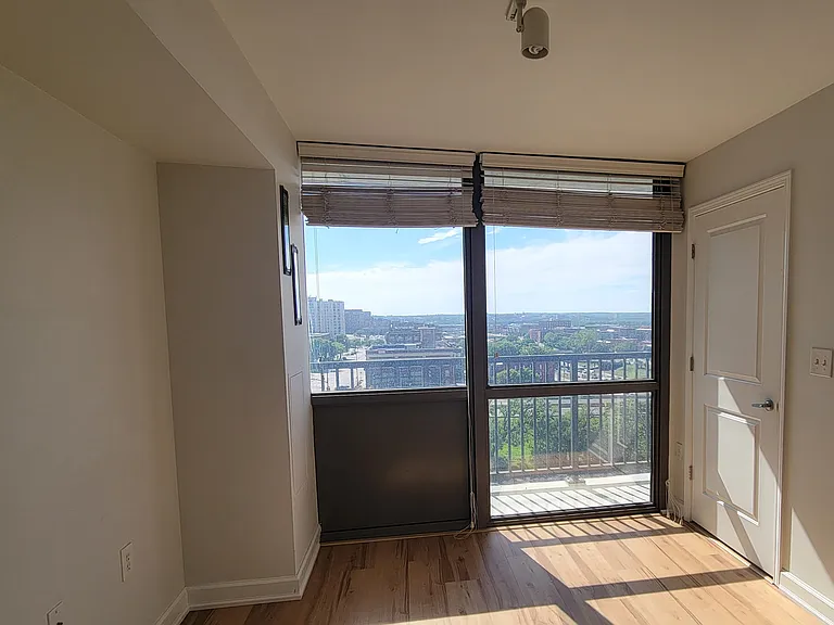 600 E Admiral Blvd #1003 — Photo 4