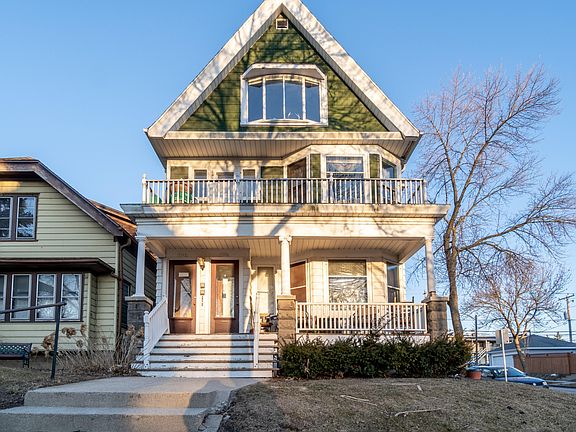 2nd image of 3200 N Bartlett Ave #3202